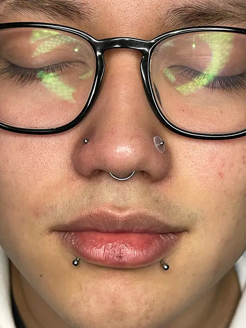 Piercing de Labio en Barcelona por Laura Blu Piercer