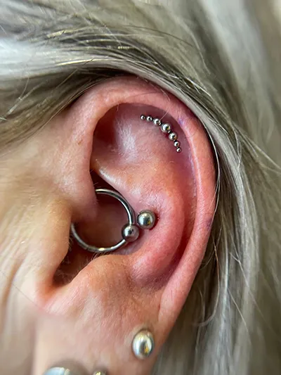 Combinaciones de piercings en oreja