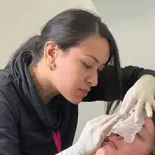 Laura Blu, piercer profesional certificada Barcelona